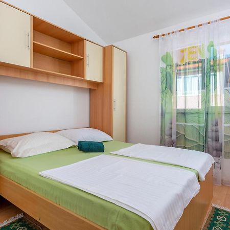 Beautiful Apartment In Krk With Kitchen Krk Town Dış mekan fotoğraf